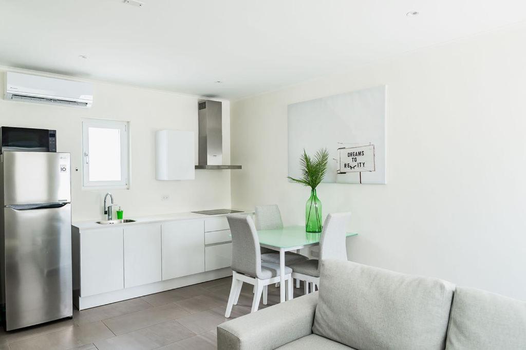 The Palm Leaf Apartments Noord Εξωτερικό φωτογραφία