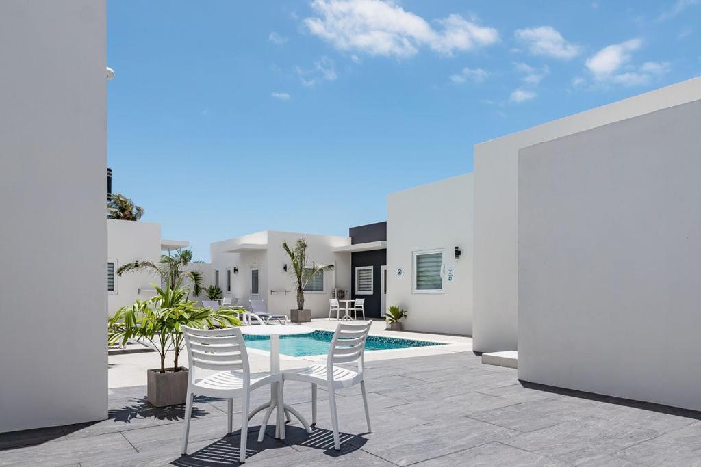 The Palm Leaf Apartments Noord Εξωτερικό φωτογραφία